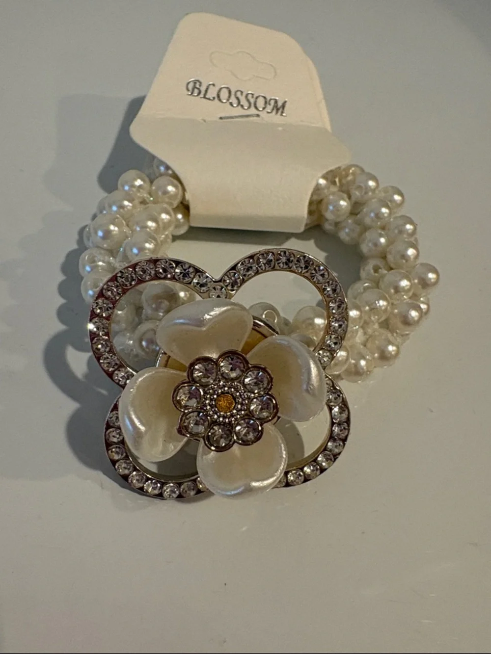Pearl Stretch Bracelet with White Floral Crystal Accent and Bee Brooch - Picture 3 of 6
